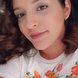 Meet your Posher, Cecy